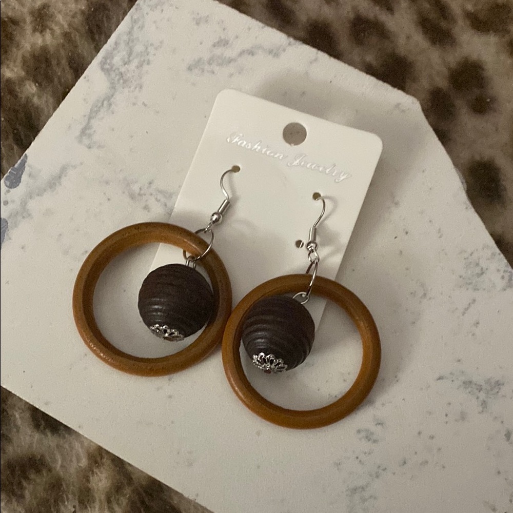 Elegant Brown and Tan Hoop Earrings